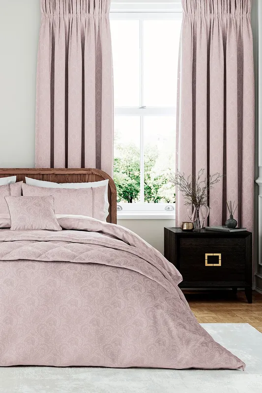1951 'Ashleigh' Jacquard Duvet Cover Set in Pink Size: Single Pink Single
