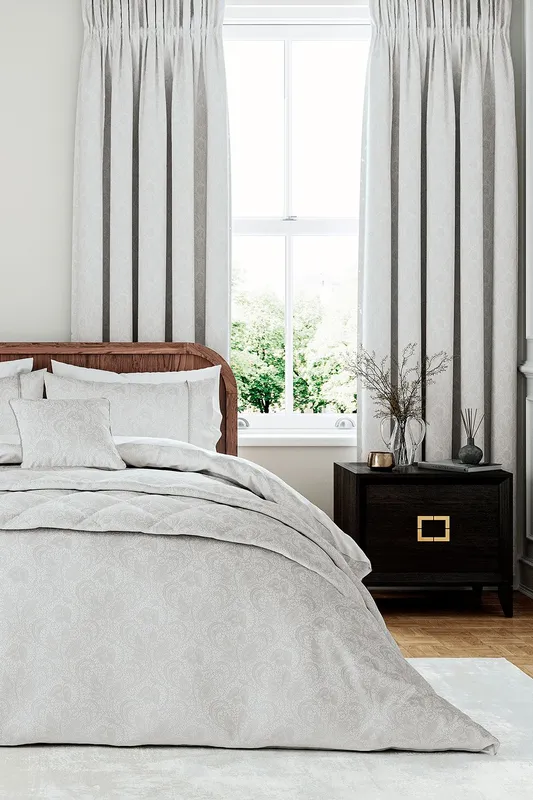 1951 'Ashleigh' Jacquard Duvet Cover Set in Silver Size: Single Silver Single