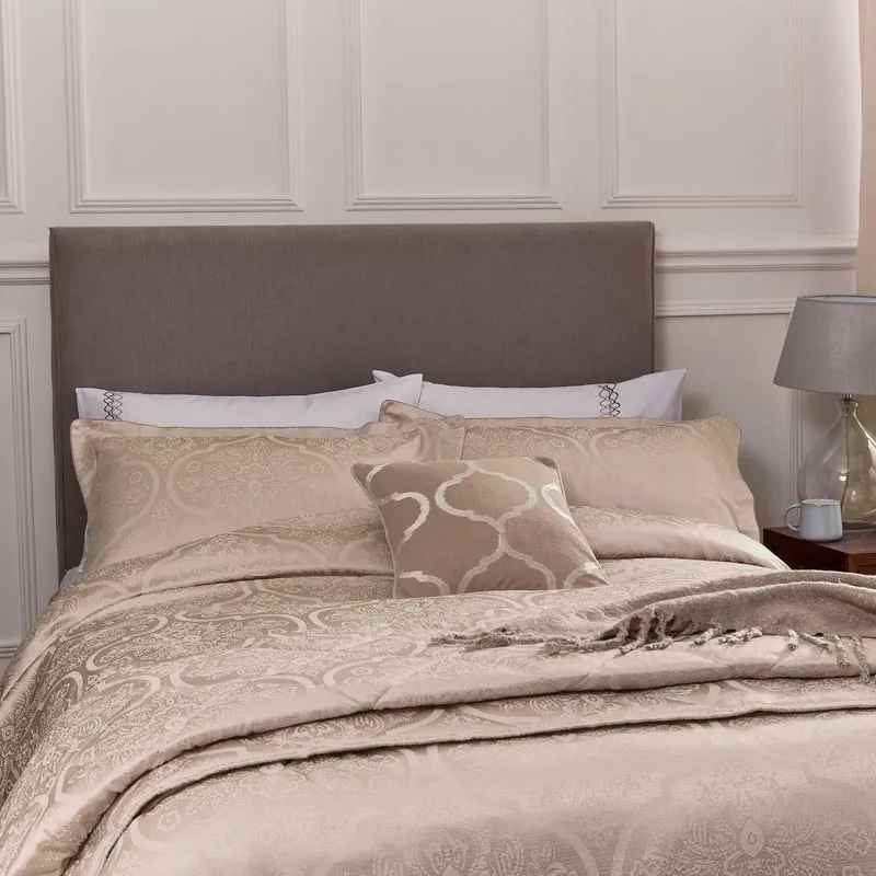 1951 'Reza' Cotton Duvet Cover Set in Pink Size: Single Pink Single