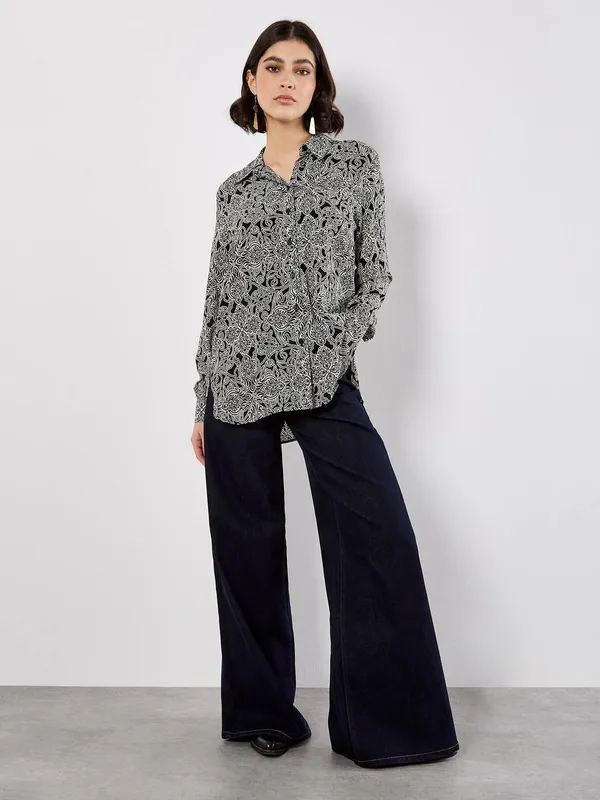 Apricot Women's Art Deco Paisley Print Shirt in Black Size: 10 - Black