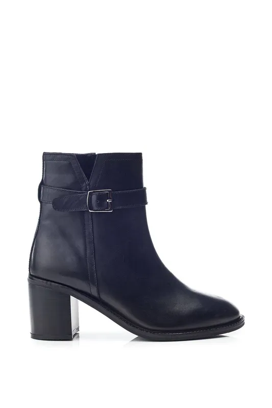 b.soleful Women's 'B.Philippa' Leather Heeled Boots in Black Size: 3 Black 3