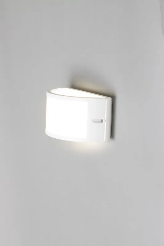 Bhs Lighting Chase Outdoor Wall Light in White White