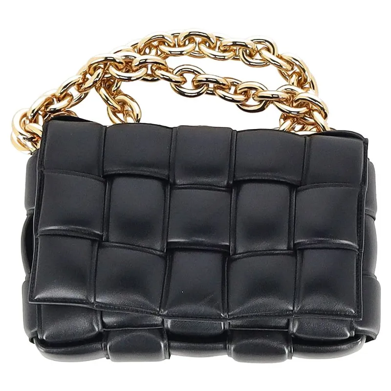 Bottega Veneta Women's Preloved Chain Cassette Bag in Black Leather - Black