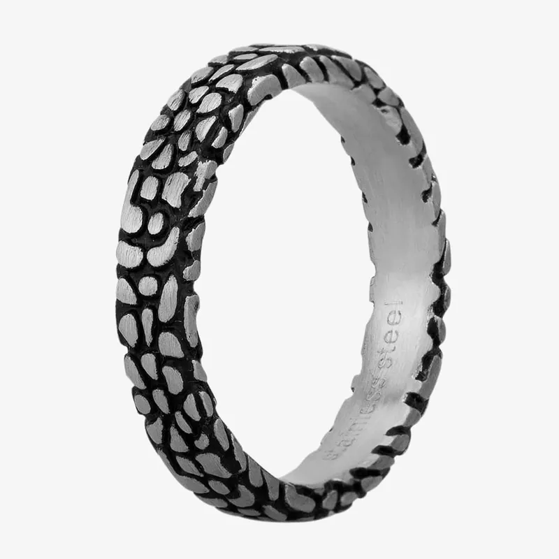 Bourne and Wilde Mens Oxidised Narrow Abstract Reptile Ring Str-481-01 62