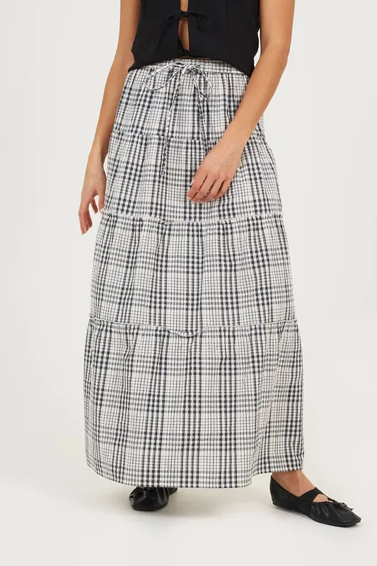 Brave Soul Women's Check Tiered Maxi Skirt in Brown Size: Medium - Brown