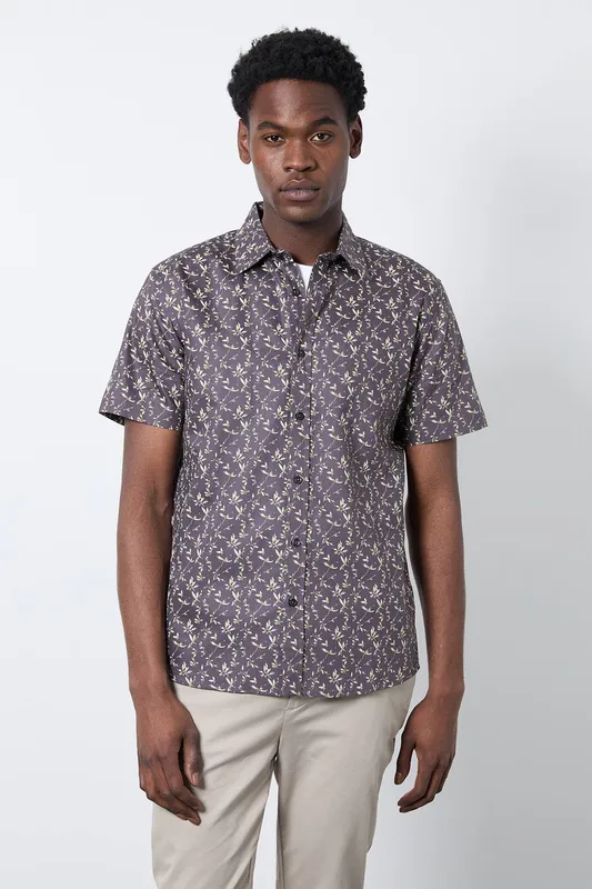 Burton Men's Navy Floral Print Short Sleeve Shirt Size: Medium Navy M