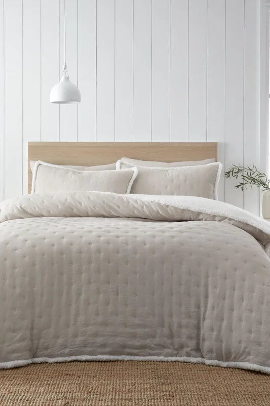 Catherine Lansfield Cosy Nori Sherpa King Duvet Set Cream