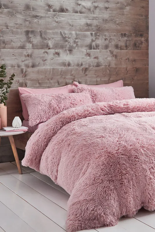Catherine Lansfield 'Cuddly' Faux Fur Duvet Set in Pink Size: Single - Pink