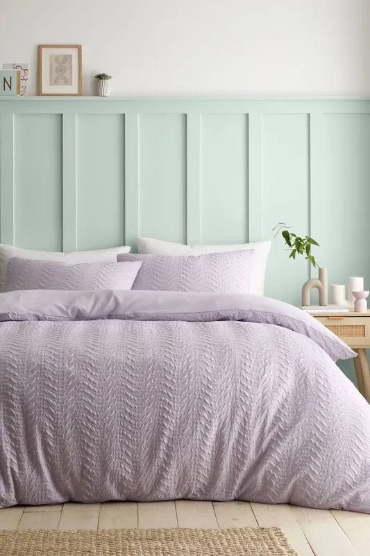 Catherine Lansfield 'Heatset Wave' Duvet Cover Set in Lilac Size: King - Lilac - Size: King