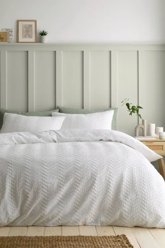 Catherine Lansfield Heatset Wave Super King Duvet Set White