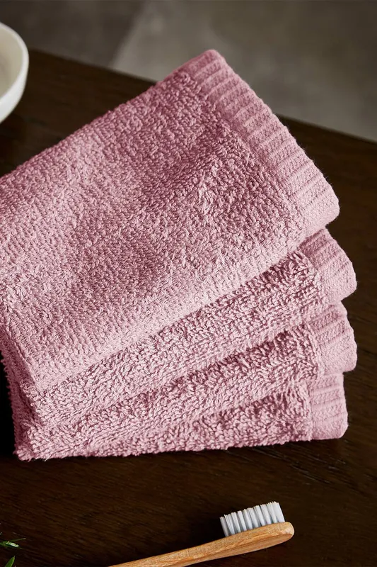 Catherine Lansfield Unisex 'Quick Dry' Face Cloth 4 Pack in Pink Pink female