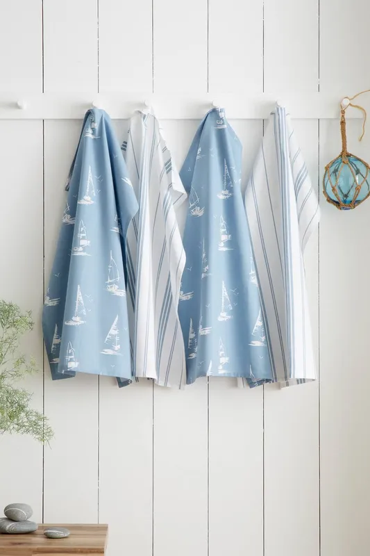 Catherine Lansfield 'Salcombe Boats' Cotton Kitchen Tea Towel Pack of 4 in Blue - Blue