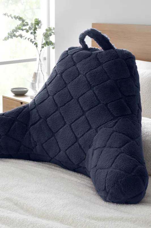 Catherine Lansfield 'Cosy Diamond' Cushion in Navy Size: 43 cm x 43 cm Navy 43 cm x 43 cm