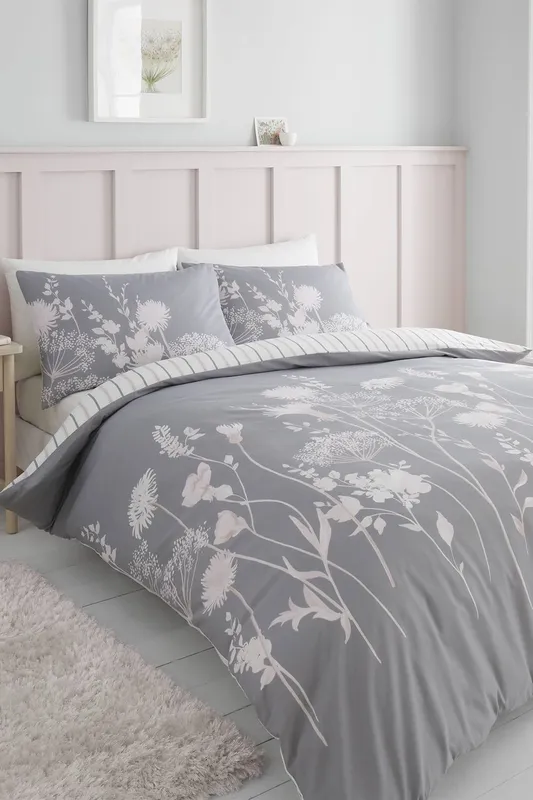Catherine Lansfield Unisex 'Meadowsweet Floral' Duvet Set in Grey Size: Double Grey Double female