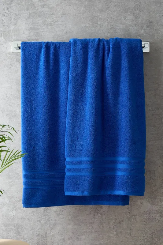 Catherine Lansfield 'Zero Twist' Bath Towel in Cobalt Cobalt