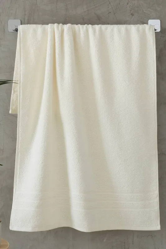 Catherine Lansfield 'Zero Twist' Bath Towel in Cream - Cream