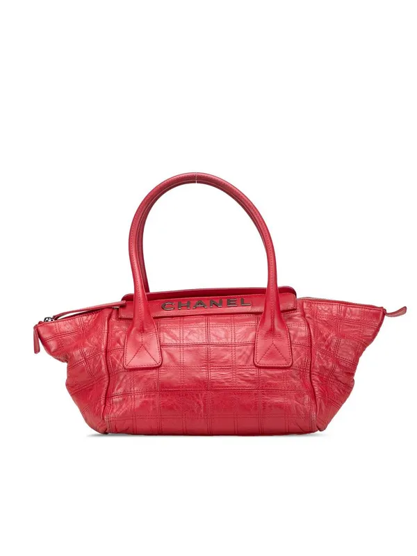 Chanel Women's Preloved Lambskin Square Stitched Lax Handbag in Red Red female