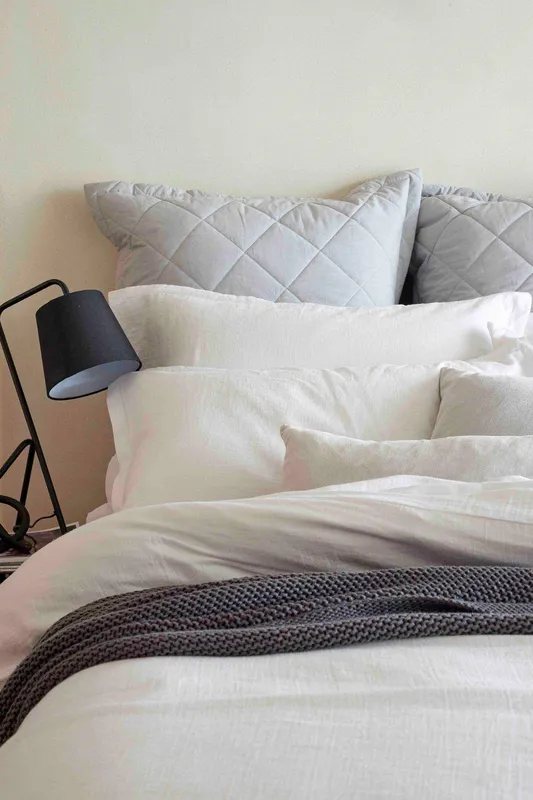 Christy Unisex Double Layered Relaxed Retreat Luxury Cotton Duvet Cover Sets in White Size: Single White Single female