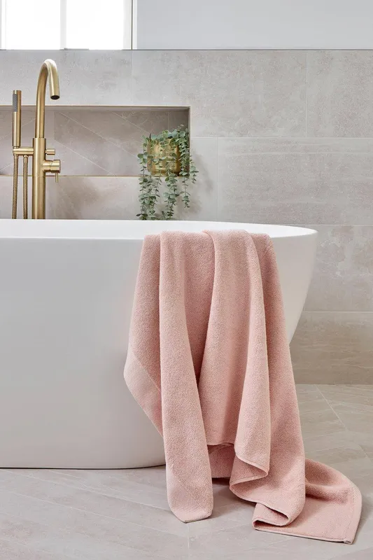Christy Unisex 'Luxe' Elegant 100% Turkish Cotton 730GSM Towels in Pink Pink female