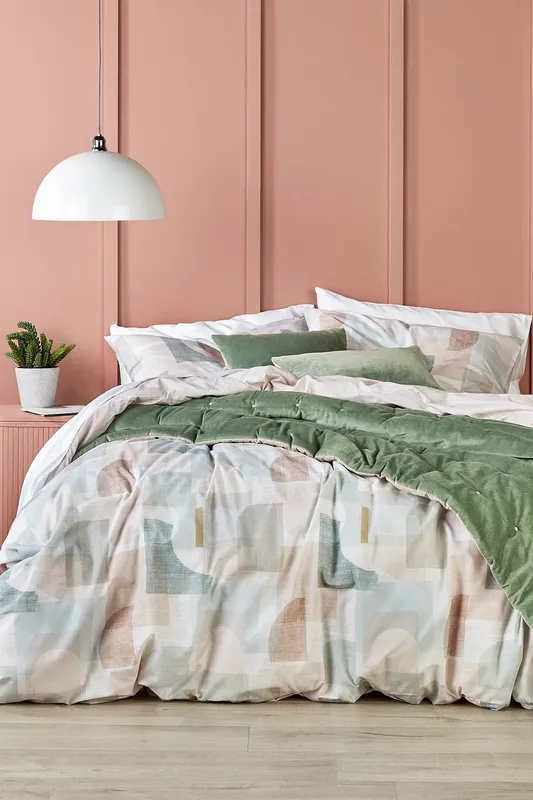 Christy Luxury Quilted Velvet 'Jaipur' Throw in Jade Size: 140 cm x 200 cm Jade 140 cm x 200 cm