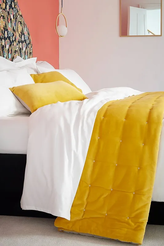 Christy Luxury Quilted Velvet 'Jaipur' Throw in Yellow Size: 140 cm x 200 cm Yellow 140 cm x 200 cm