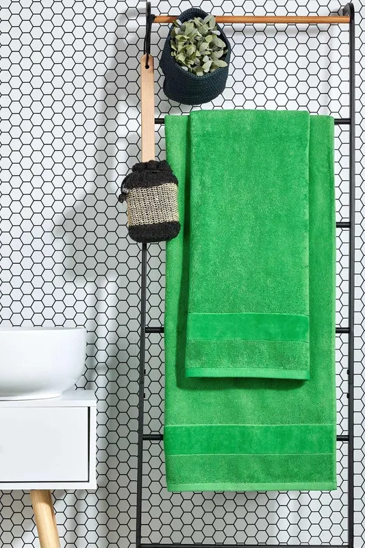 Christy 'Prism' Bold Luxury 100% Turkish Cotton Towels in Green Green