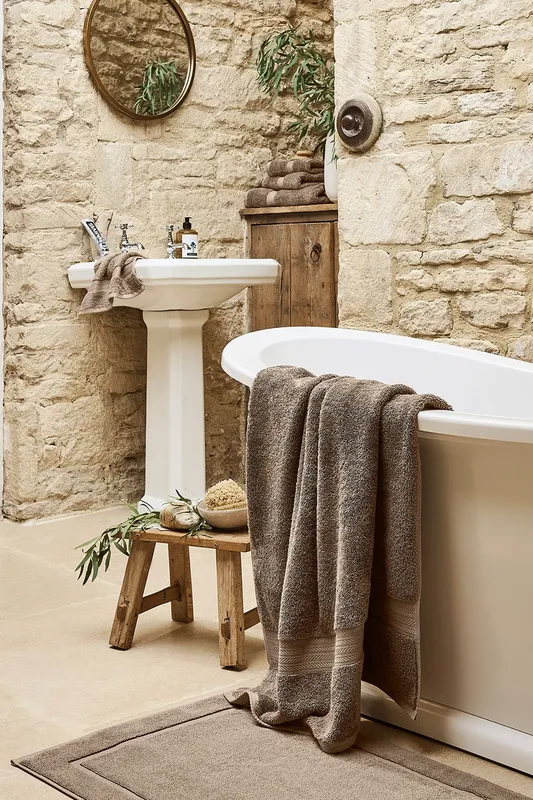 Christy 'Renaissance' Luxury 675GSM Egyptian Cotton Towels in Brown Brown