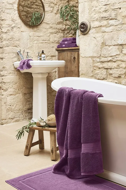 Christy 'Renaissance' Luxury 675GSM Egyptian Cotton Towels in Purple Purple