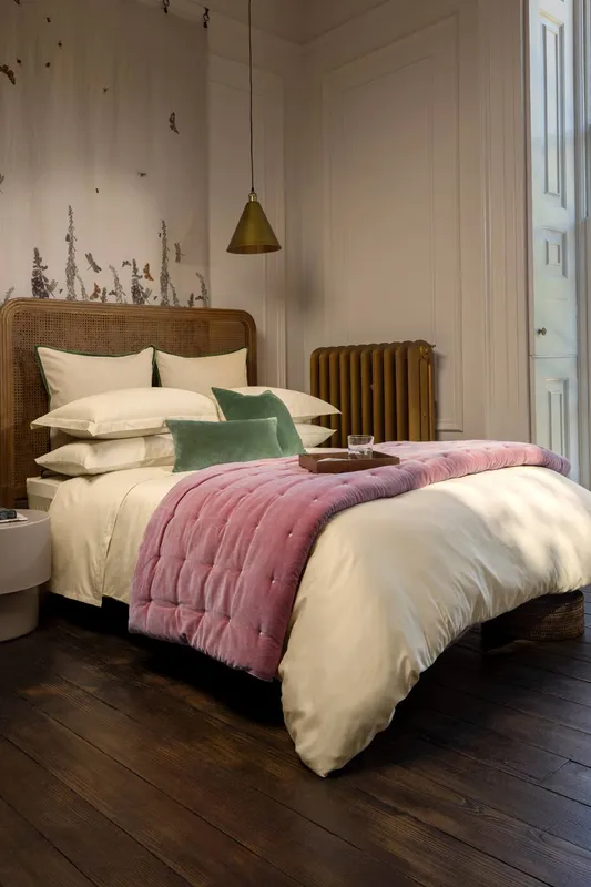 Christy Unisex 400TC Luxury Cotton Sateen Plain Dye Duvet Cover Sets in Gold Size: King Gold King female
