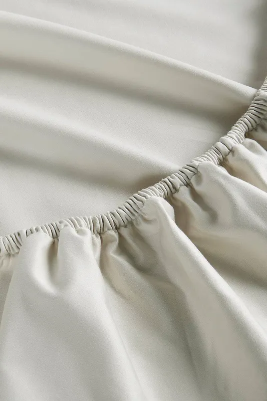 Christy 500TC Premium Sateen Luxury Fitted Sheets in Ivory Size: Single - Ivory