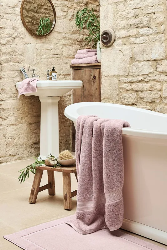 Christy Unisex 'Renaissance' Luxury 675GSM Egyptian Cotton Towels in Pale Pink Pale Pink female