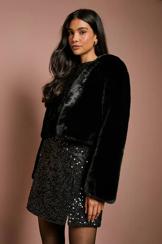Coast Women's Black Occasion Short Edge To Edge Faux Fur Coat Size: 18 - Black - Size: 18
