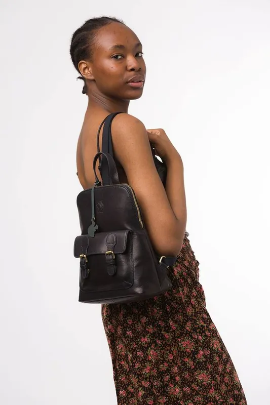 Conkca London Women's 'Kendal' Leather Backpack in Navy Navy One Size female