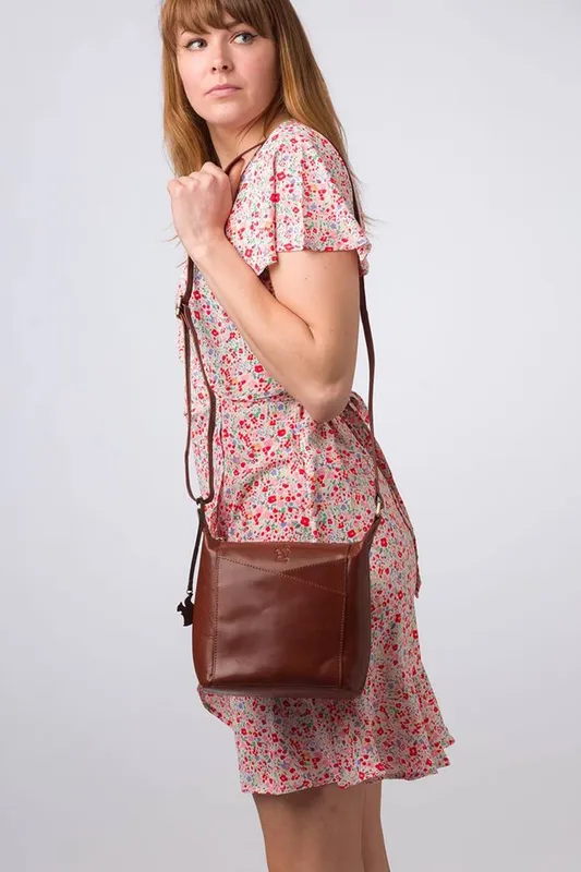 Conkca London Women's 'Kiki' Leather Shoulder Bag in Brown - Brown