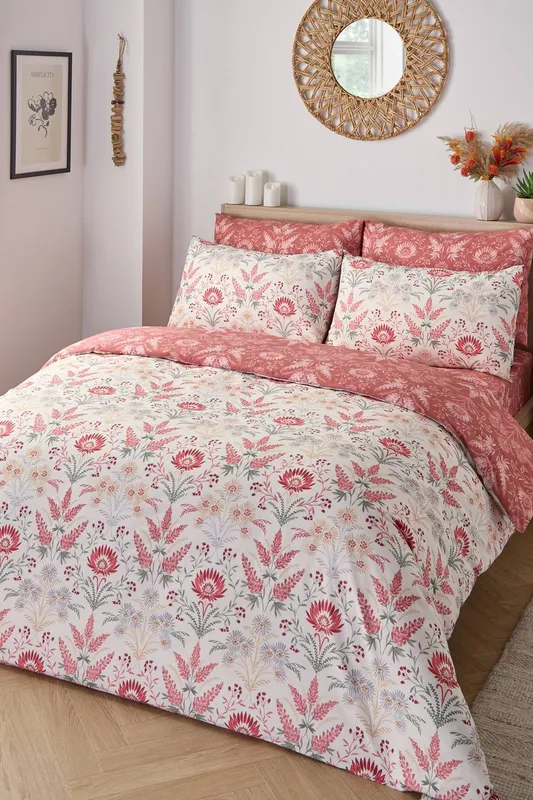 Cotton Traders Unisex Evesham Cotton Duvet & Fitted Sheet Set in Terracotta Size: Single Terracotta Single female