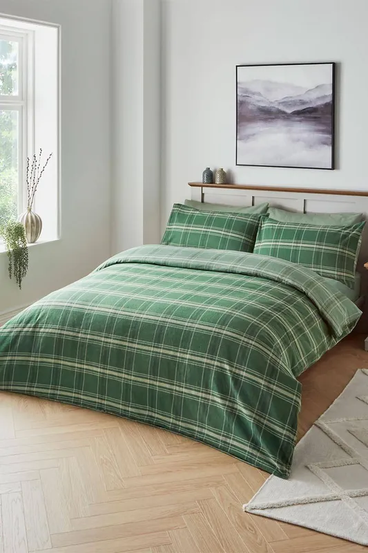 Cotton Traders Fraser Check Brushed Cotton Duvet Set in Green Size: King - Green - Size: King