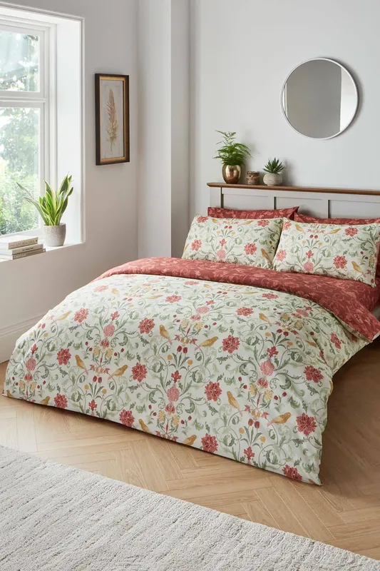 Cotton Traders Unisex Acanthus Duvet Set Size: King Multicolor King female