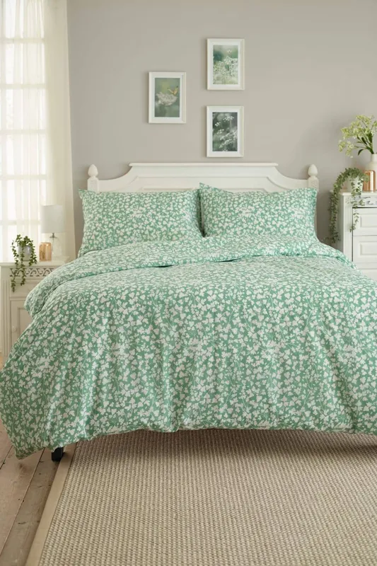 Deyongs Unisex Dainty Floral Cotton Duvet Set w/ Printed Floral Design in Green Size: Single Green female