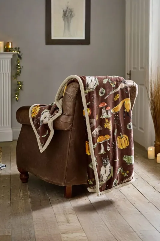 Deyongs Luxury Soft Cosy Warm Fleece Sherpa Large Throw Autumn Animals Woodland Squirrel & Hedgehog 130x170cm 1846 in Brown Size: 130cm x 170cm - Brown - Size: 130cm x 170cm