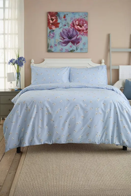 Deyongs Meadow Duvet Set with Printed Design in Blue Size: King - Blue