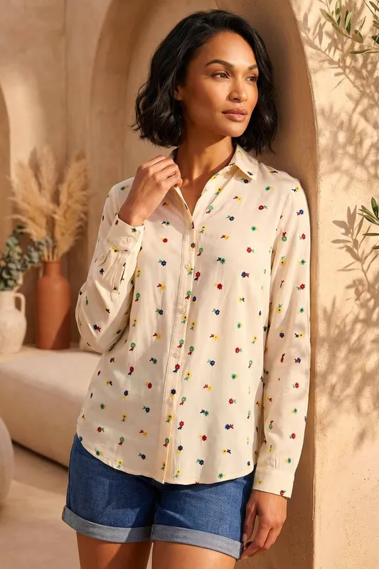Dusk Women's Floral Embroidered Shirt in Ivory Size: Small - Ivory