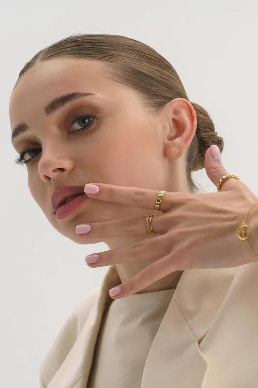 Elk & Bloom Women's 14K Gold Twist Band Ring Gold