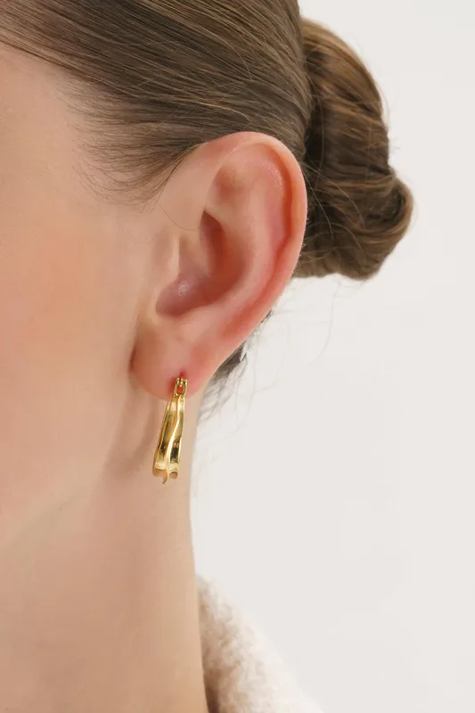 Elk & Bloom Women's Chunky 14K Gold Oval Hoop Earrings - Gold