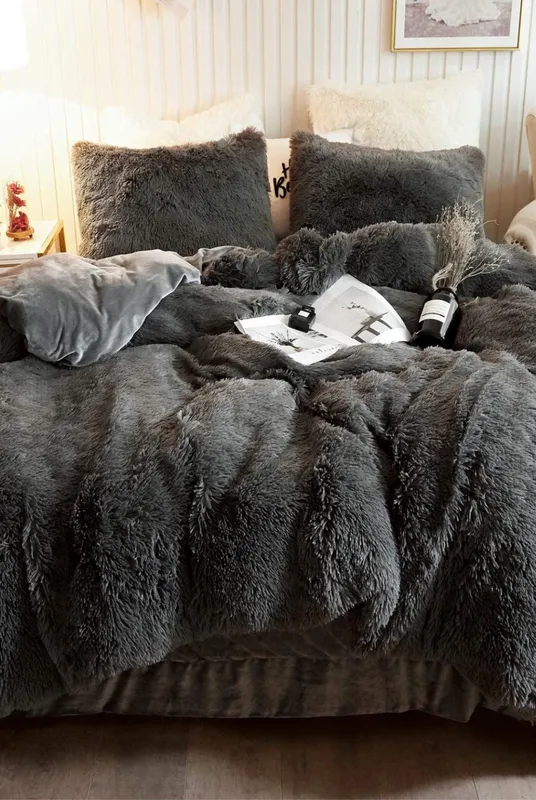 Ezysleep Unisex Grey Faux Fur Duvet Cover Set Size: King Grey female
