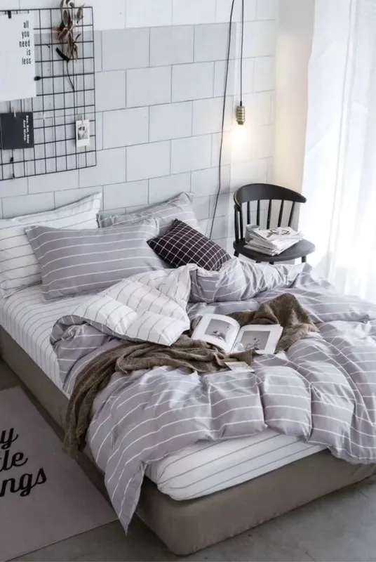 Ezysleep Unisex Silver Stripe Printed Duvet Set Size: Double Silver female