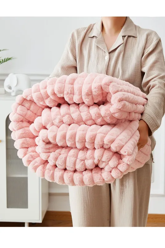 Ezysleep Super Soft Luxury Faux Fur Box Throw in Pink Size: Extra Large Pink