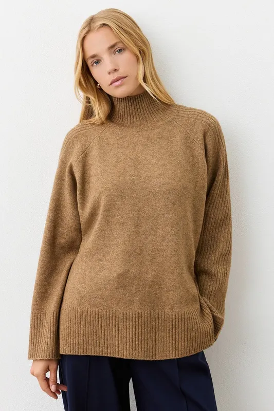 Finery London Women's Melanie Oversized Knitted Jumper in Camel Size: 18 - Camel