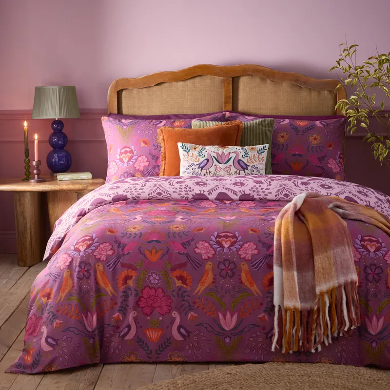Furn Broderie Floral Reversible Duvet Set in Purple Size: King - Purple