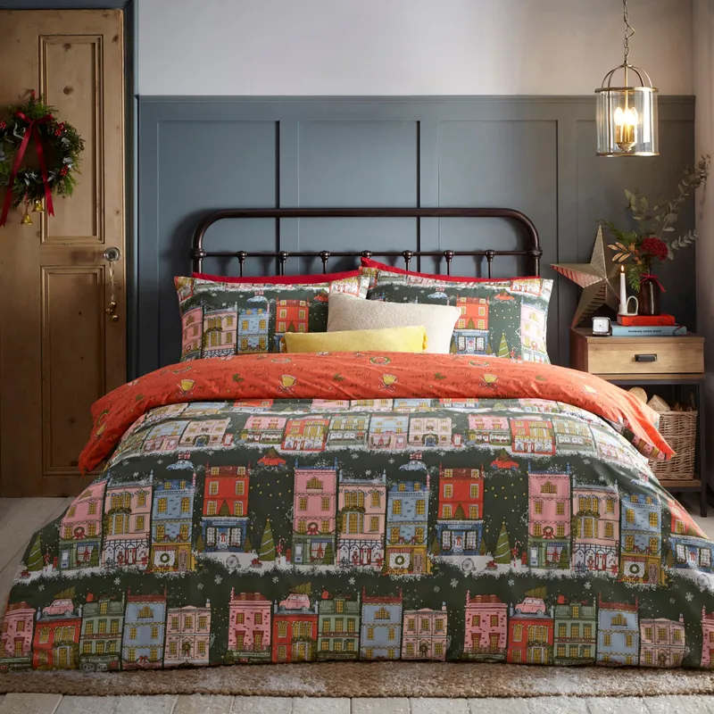 Furn Unisex Christmas Spirit Duvet Cover Set in Green Size: King Green King female