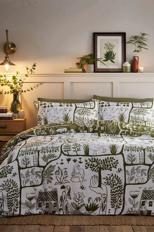 Furn Frida Abstract Floral Reversible Duvet Cover Set in Green Size: Double - Green